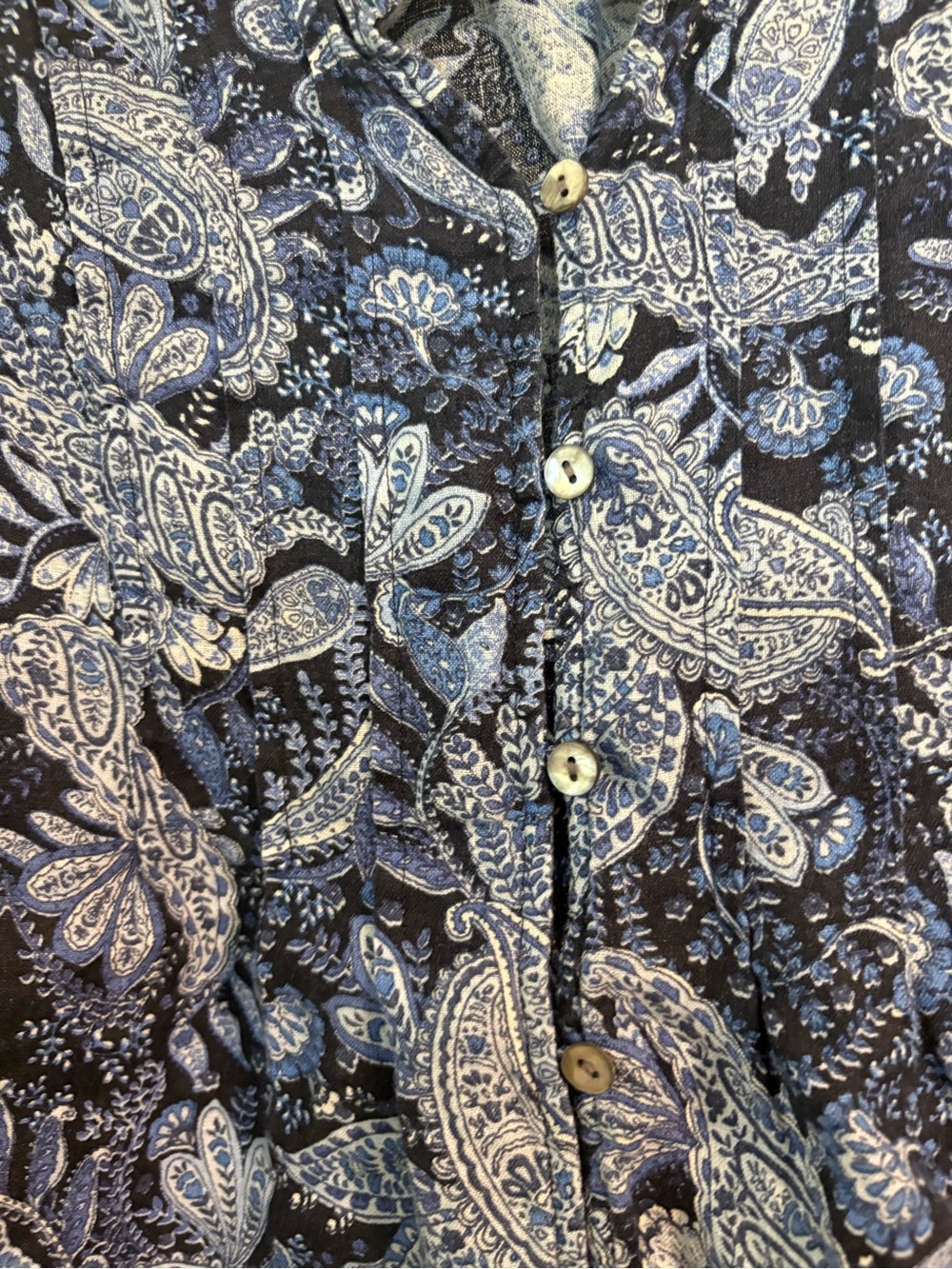 J. JILL M Petite Linen Navy and Light Blue Paisley Button-Front Blouse EUC - Picture 2 of 6